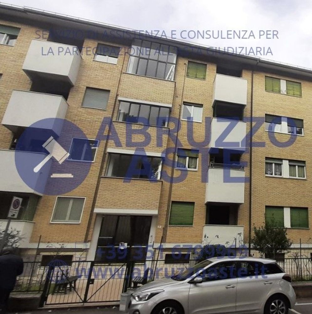 8 rooms Apartment in Pineto, Italy No. 94921
