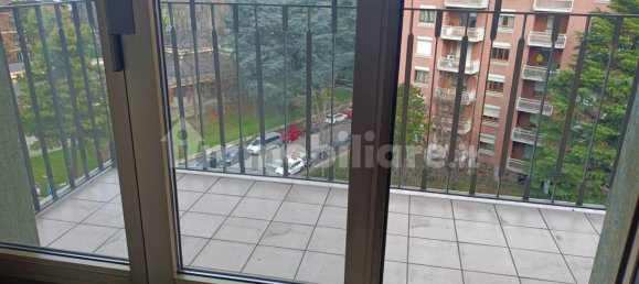 1 bedroom Apartment in Turin, Italy No. 190880 4