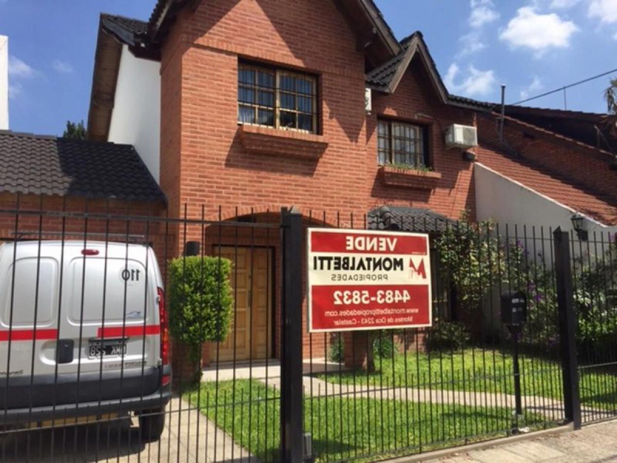 3 bedrooms House in Moron, Argentina No. 64425