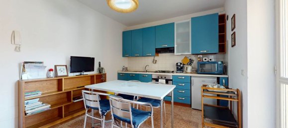 4 bedrooms Apartment in Assisi, Italy No. 313039 2