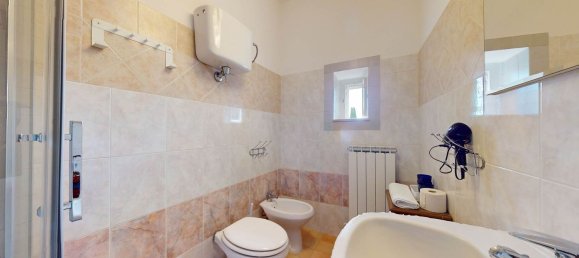 4 bedrooms Apartment in Assisi, Italy No. 313039 9