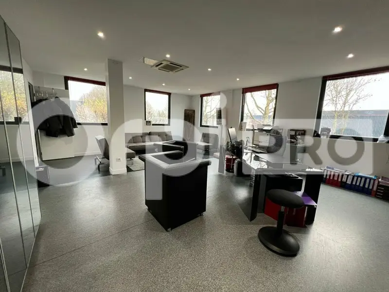 Bureau à Grigny, France 248m² No. 346106