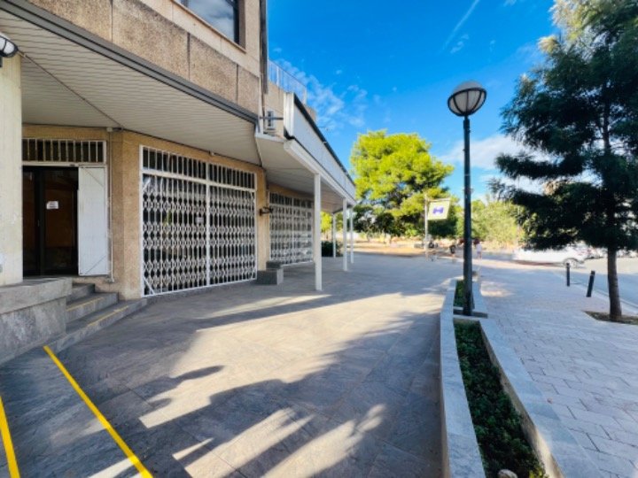 Propiedad comercial en Palmanova, Spain No. 16292
