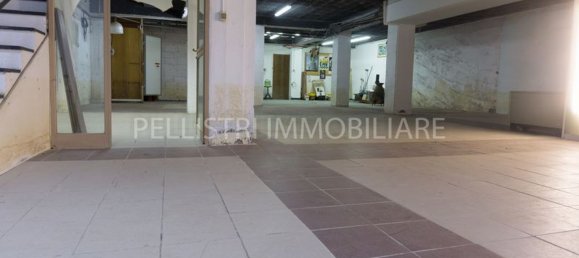 Коммерческая недвижимость 300м² в Кьявари, Италия № 132806 12