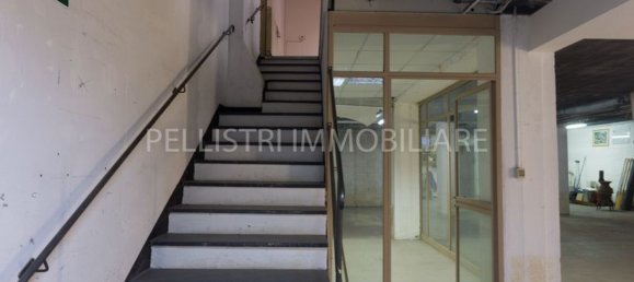 Коммерческая недвижимость 300м² в Кьявари, Италия № 132806 11