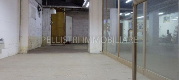 Коммерческая недвижимость 300м² в Кьявари, Италия № 132806 13