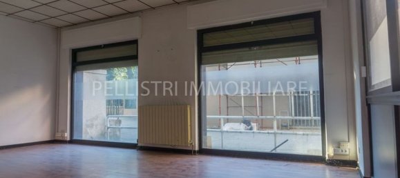 Коммерческая недвижимость 300м² в Кьявари, Италия № 132806 10