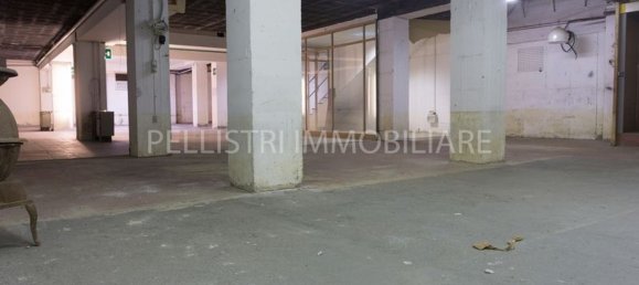 Коммерческая недвижимость 300м² в Кьявари, Италия № 132806 2