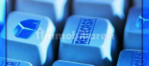 4 rooms Commercial property in Torri di Quartesolo, Italy No. 129585 2