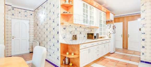 5 bedrooms Villa in Corroios, Portugal No. 22333 3