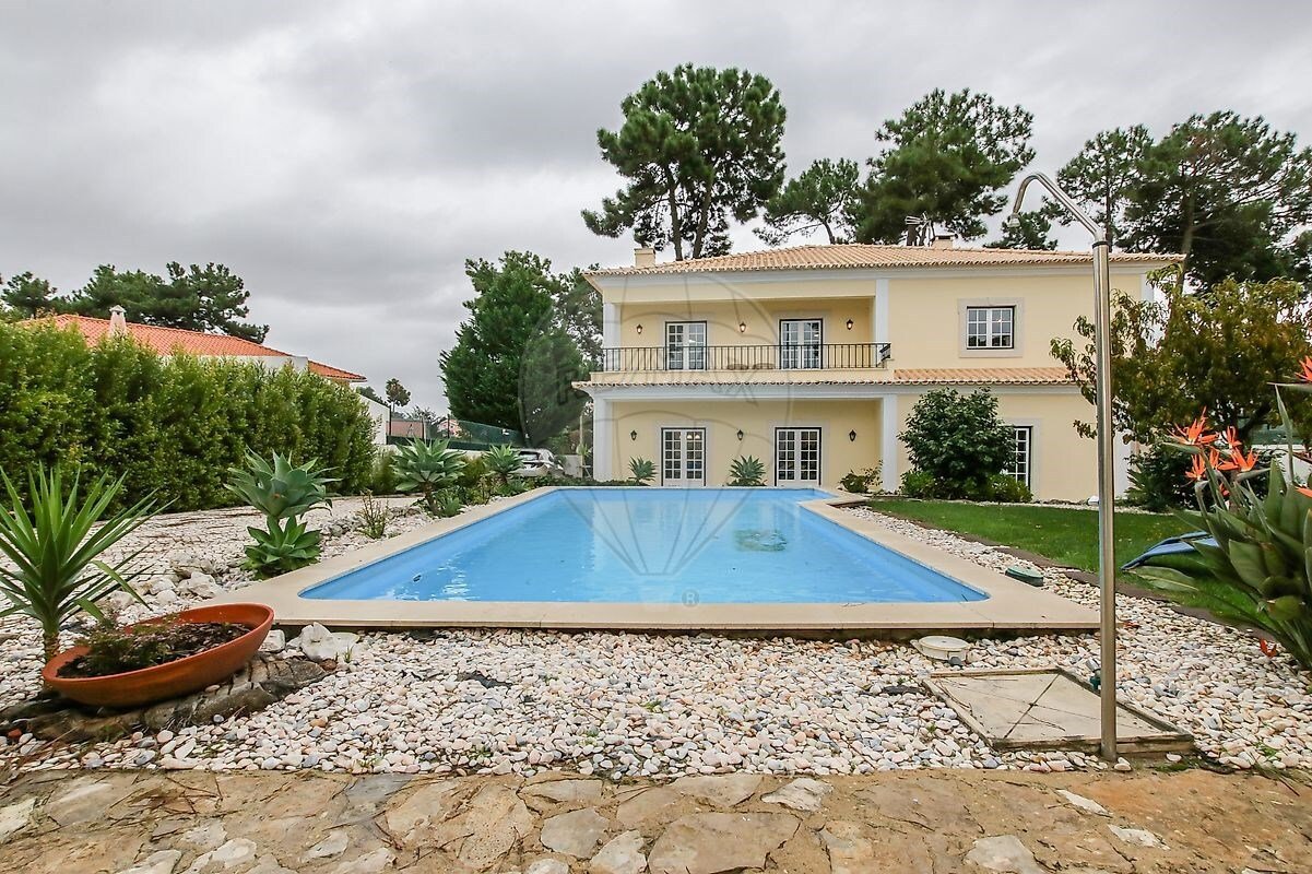 5 bedrooms Villa in Corroios, Portugal No. 22333
