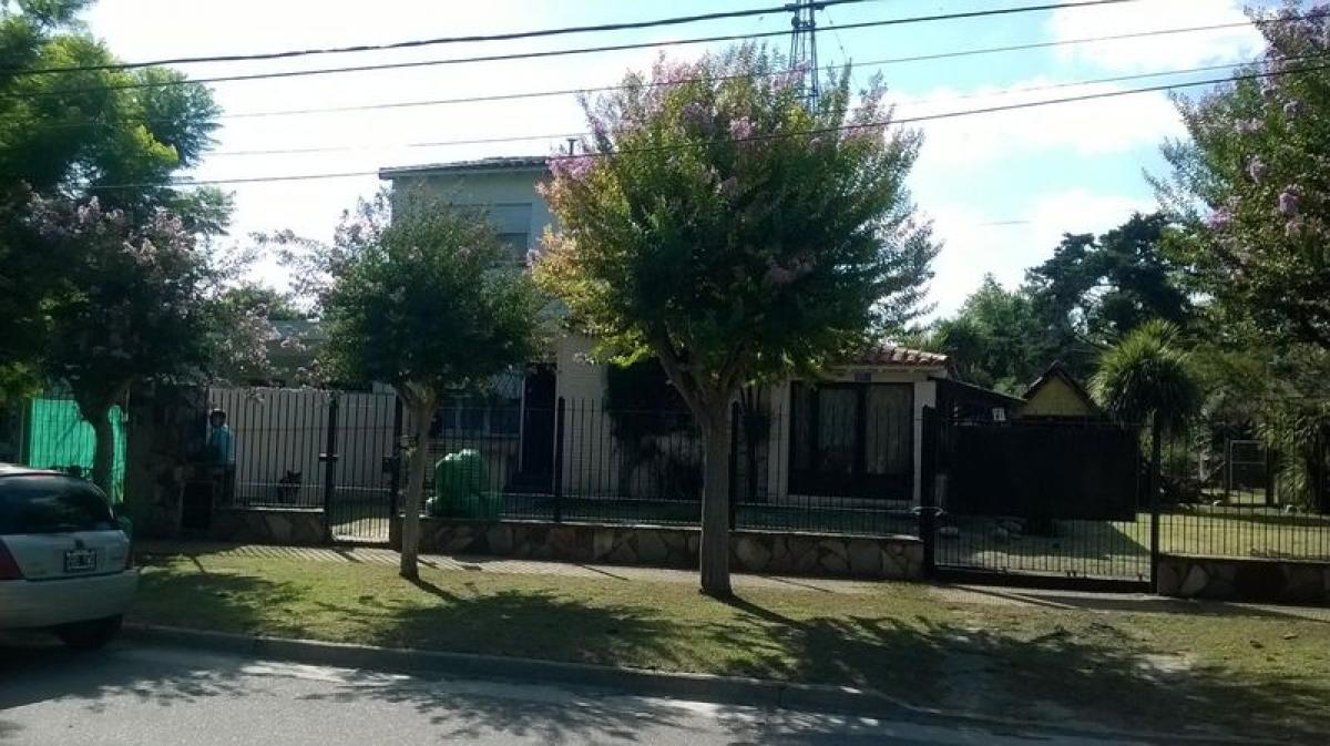 3 bedrooms House in Moreno, Argentina No. 61480