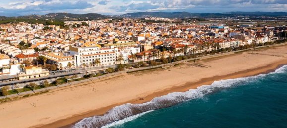 4 bedrooms House in Malgrat de Mar, Spain No. 166108 9