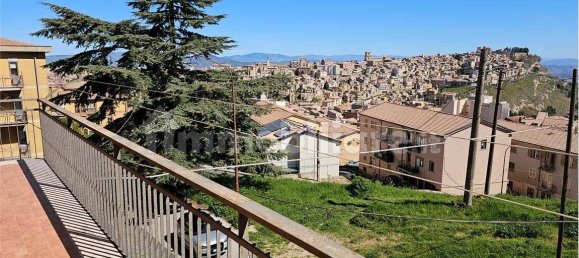 5 bedrooms Apartment in Enna, Italy No. 2150 2