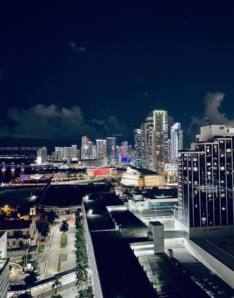 1 dormitorio propiedad comercial en venta en Miami, Miami-Dade, Florida, USA № 615937