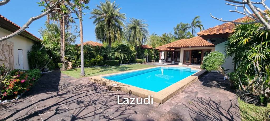 Café/restaurante de 3 dormitorios en Pattaya, Thailand No. 15594