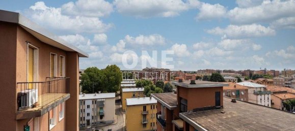 2-salle Appartement à Monza, Italy No. 334573 5