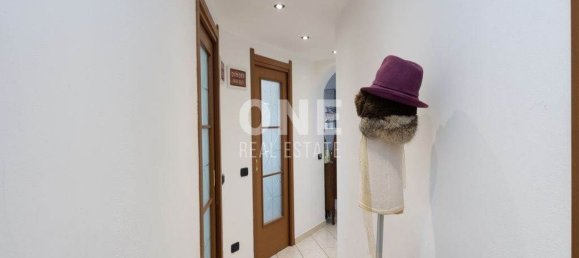 2-salle Appartement à Monza, Italy No. 334573 14