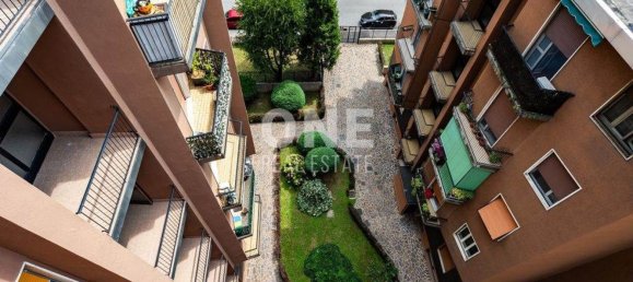 2-salle Appartement à Monza, Italy No. 334573 15