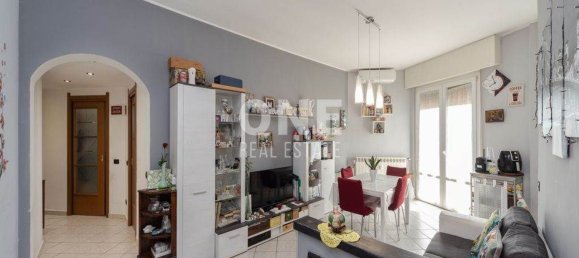2-salle Appartement à Monza, Italy No. 334573 2