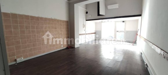 Коммерческая недвижимость с 1 комнатой в Лариано, Италия № 221856 6