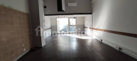 Коммерческая недвижимость с 1 комнатой в Лариано, Италия № 221856 4