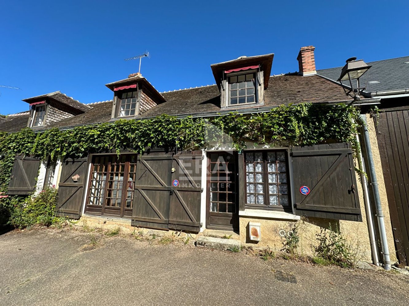 Casa T2 em Lys-Saint-Georges, France N.º 240797