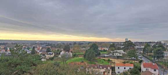 2 bedrooms Apartment in Nantes, France No. 98900 3