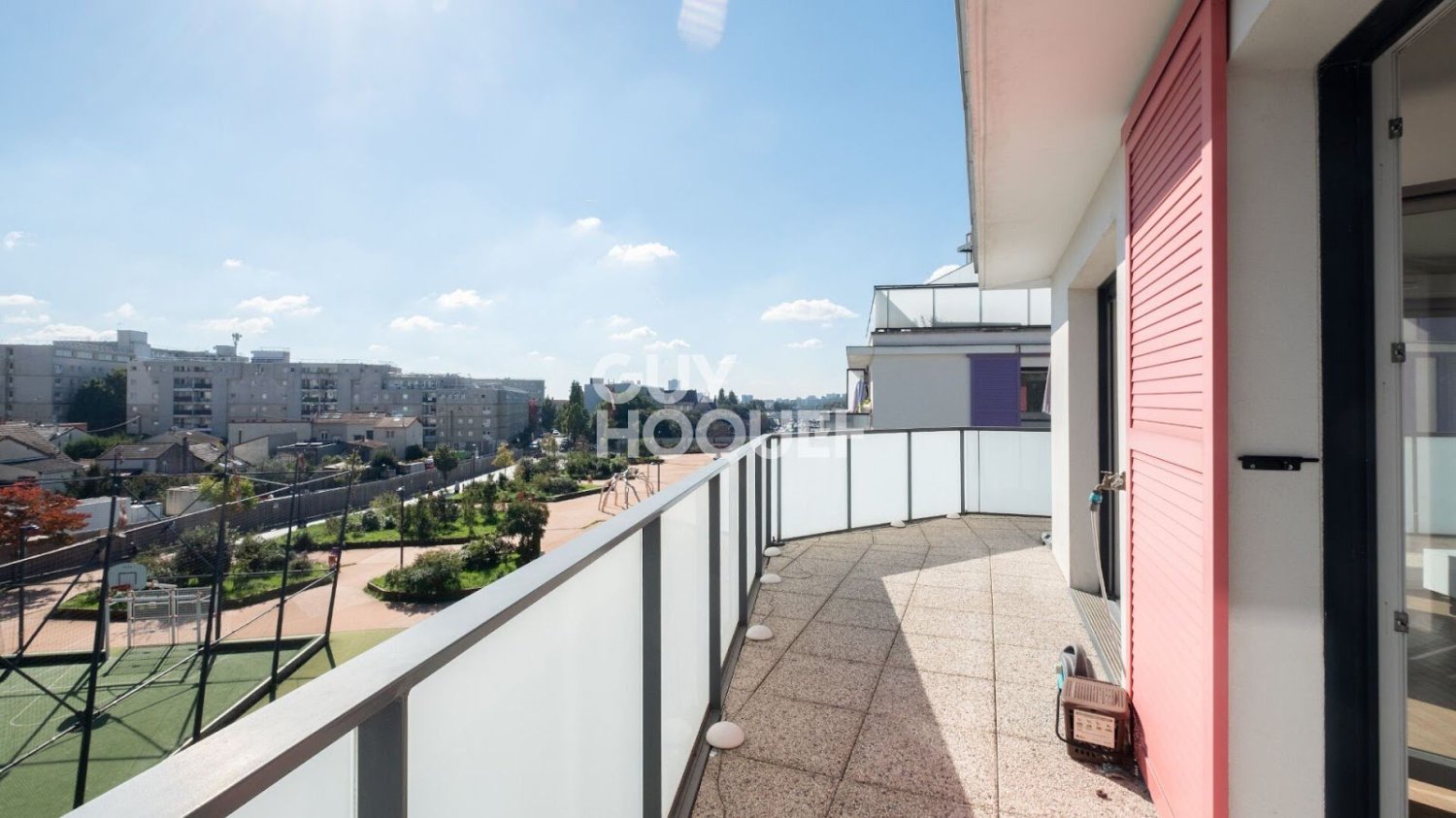 3 غرف نوم شقة في Romainville, France رقم 167845