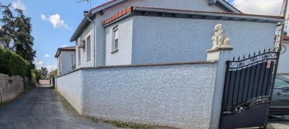 2 bedrooms House in Bonson, France No. 286589 5