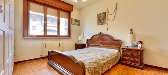 5 rooms Apartment in Novi Ligure, Italy No. 70445 11