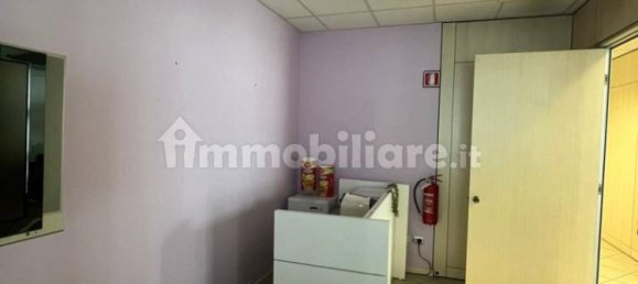 Escritório de 5 divisões em Brescia, Italy N.º 5045 11