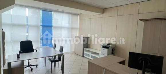 Escritório de 5 divisões em Brescia, Italy N.º 5045 2