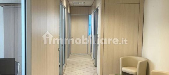 Escritório de 5 divisões em Brescia, Italy N.º 5045 16