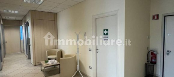 Escritório de 5 divisões em Brescia, Italy N.º 5045 17