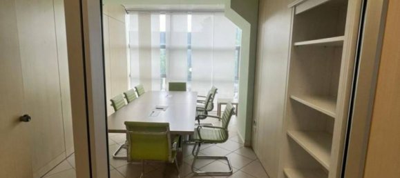 Escritório de 5 divisões em Brescia, Italy N.º 5045 9