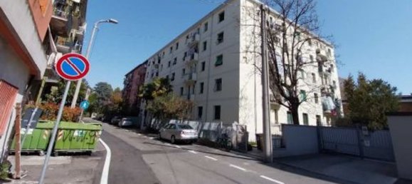 2-salle Appartement à Paderno Dugnano, Italy No. 222395 14