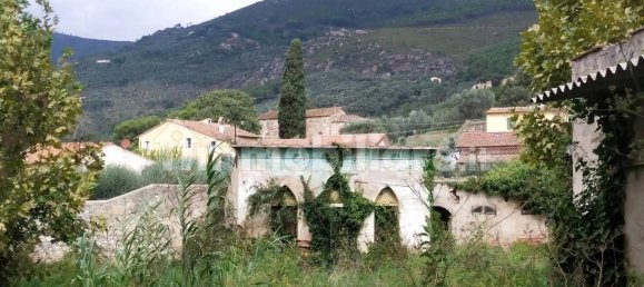 8 bedrooms House in Pisa, Italy No. 108246 4