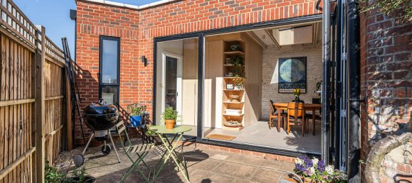 2 bedrooms Apartment in London, United Kingdom No. 13900 9