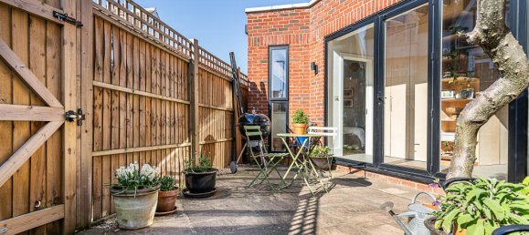 2 bedrooms Apartment in London, United Kingdom No. 13900 15