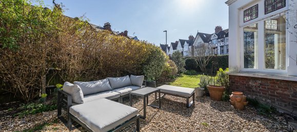 2 bedrooms Apartment in London, United Kingdom No. 13900 5