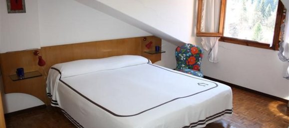 Дом с 6 комнатами в Скильпарио, Италия № 139735 6