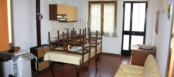 Дом с 6 комнатами в Скильпарио, Италия № 139735 3