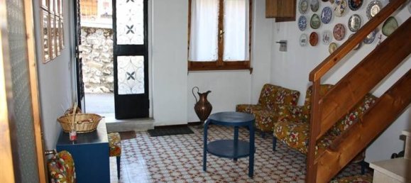 Дом с 6 комнатами в Скильпарио, Италия № 139735 17