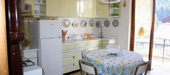 Дом с 6 комнатами в Скильпарио, Италия № 139735 15