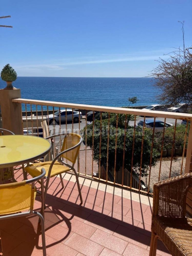 2 Schlafzimmer Wohnung in Santa Teresa di Riva, Italy, Nr. 369078