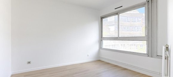 3 bedrooms Apartment in Paris, France No. 181576 9