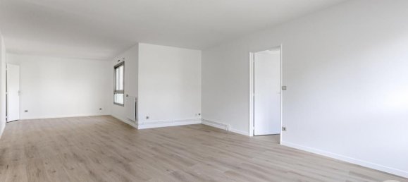 3 bedrooms Apartment in Paris, France No. 181576 4