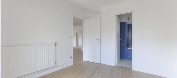 3 bedrooms Apartment in Paris, France No. 181576 15