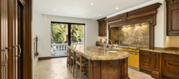 12 Schlafzimmer Villa in Marbella, Spain, Nr. 103432 17